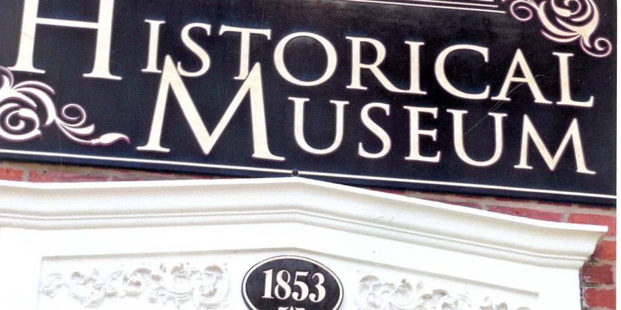 New plaque on the front of the Museum